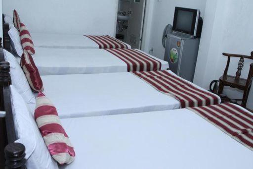 Hoang Cuong Hotel 15 Nguyen Thai Hoc Hanoi Esterno foto