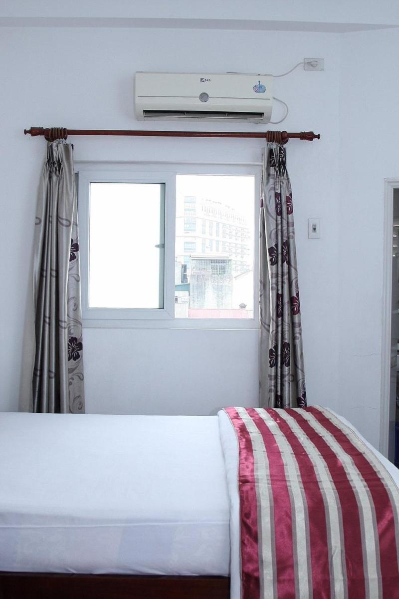 Hoang Cuong Hotel 15 Nguyen Thai Hoc Hanoi Esterno foto
