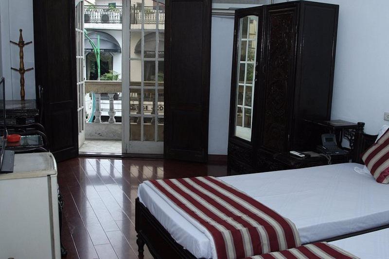 Hoang Cuong Hotel 15 Nguyen Thai Hoc Hanoi Esterno foto