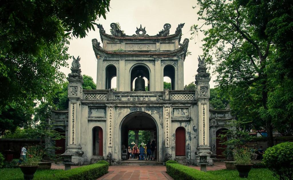 Hoang Cuong Hotel 15 Nguyen Thai Hoc Hanoi Esterno foto